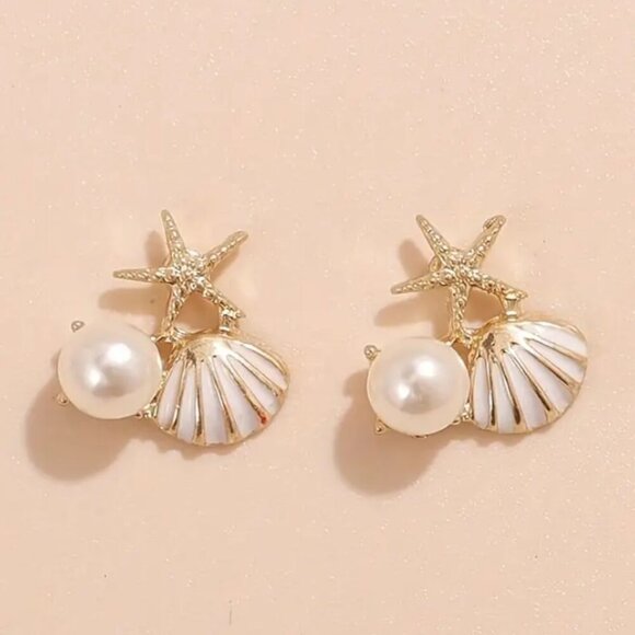 Starfish & Shell Stud Women's Fashion Beach Themed Earrings set - Picture 1 of 3